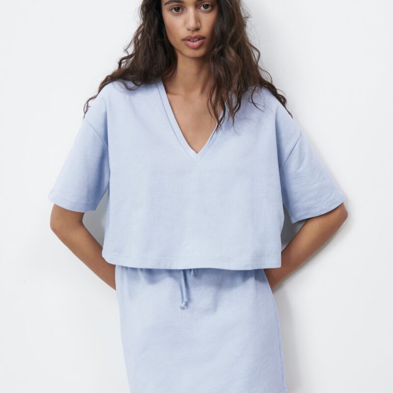Roomy V-Neck Top With Short Sleeves - Image 4